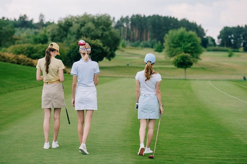 How to Stay Comfortable and Stylish on the Golf Course